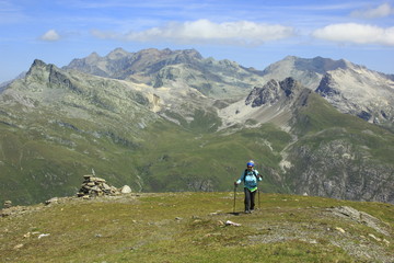 Fototapeta na wymiar Gipfel Roccabella 2730m, Blick ins Val d´Agnel
