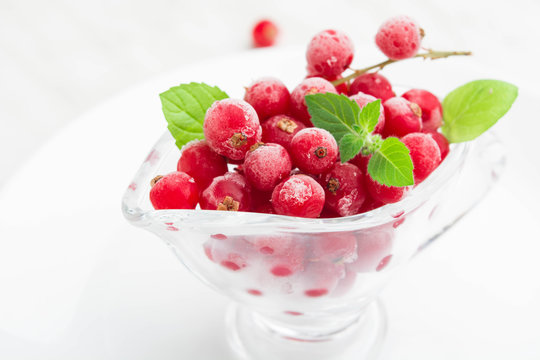 Frozen red currant with mint