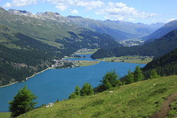 Marmorè, Blick auf Silvaplana- , Champfer- und 
St. Moritzer See.