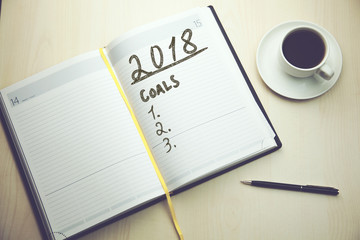 2018 goals text on notepad