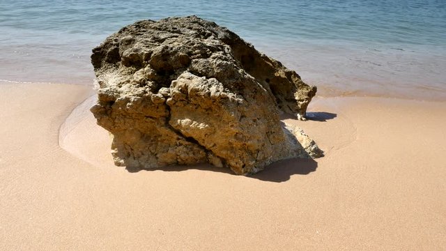 bain au bord du lagon (4k)