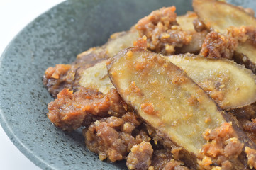 ゴボウの肉味噌