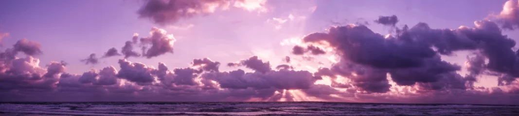 Photo sur Plexiglas Côte Nuages et coucher de soleil sur les bords de plages de l'océan