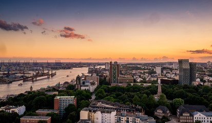 Fototapeta na wymiar Sunset panorama of Hamburg city with harbor