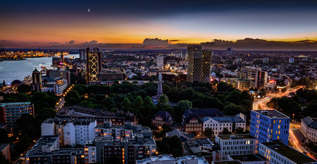 Fototapeta na wymiar Hamburg skyline at night