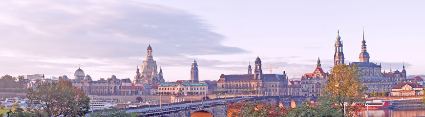 Fototapeta na wymiar Dresden Panorama Brühlsche Terrasse 