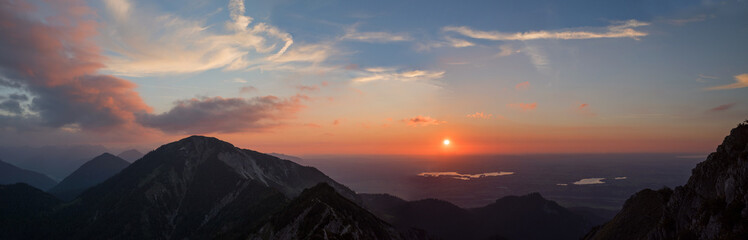 Panorama Sonnenuntergang am Herzogstand, Oberbayern