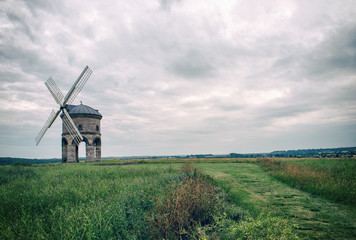Fototapeta na wymiar Mulino a vento a Chesterton, Inghilterra