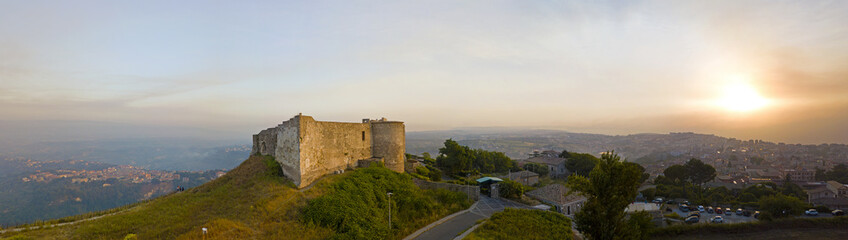 Vista aerea del castello Normanno Svevo, Vibo Valentia, Calabria, Italia