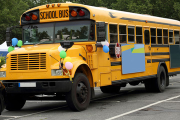 yellow american school bus
