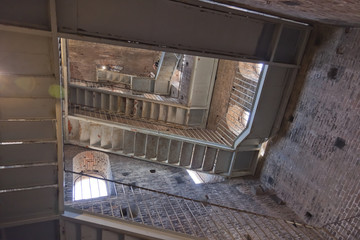 Toskana-Impressionen in Lucca, Treppenaufgang, im Torre Guinigi