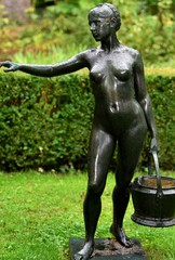 femme nue...porteuse d'un sceau