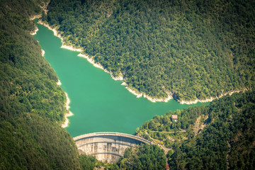 aerial photo of mountain lake © Wouter