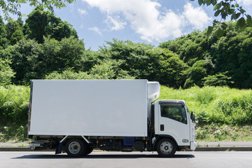 冷凍トラック 箱車