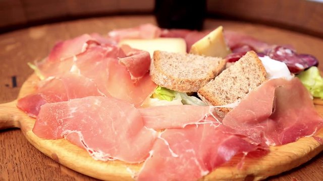 Tagliere di affettati misti, prodotti tipici