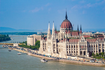 Fototapeta premium Parliament Building in Budapest from side at daytime
