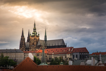 Obraz premium Prague Castle with cloudy sunset .