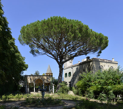 Amalfitan coast, Ravello; gardens at Villa Cimbrone.