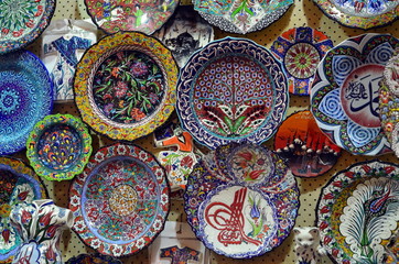 Decorative plates in the eastern bazaar, Istanbul, Turkey