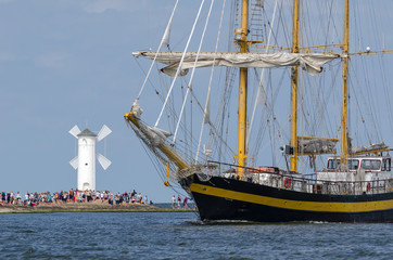 Obraz premium SAILING VESSEL - Bulgarian sailing ship Royal Helena