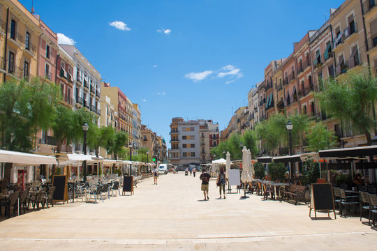 street cafe on the square in Tarragona