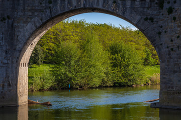 Fototapeta na wymiar Pont Vieux crossing the Aude river in Carcassone