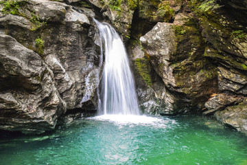 Fototapeta na wymiar Waterfall Stowe, Vermont - Bingham Falls 