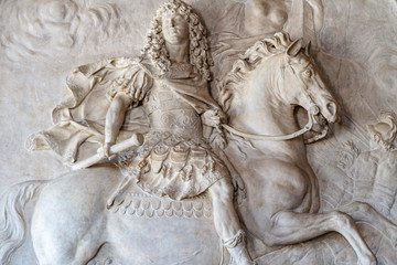 Médaillon Louis XIV - Salon de la guerre - Versailles