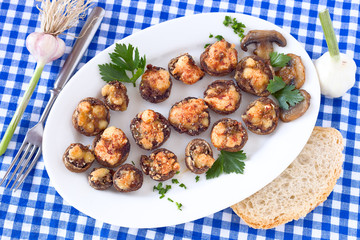Gefüllte Champignons