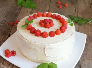 Sand cake with custard