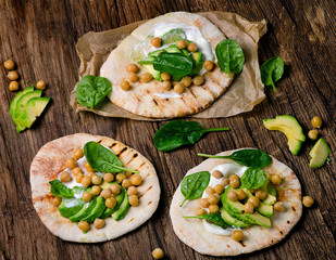 Flatbread with chickpea and avocado.