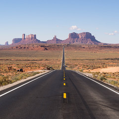 モニュメントバレーの道路