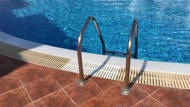 Leiter im Pool