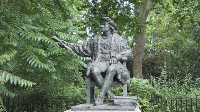Monument to Christopher Columbus.