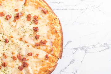 bacon and cheese pizza