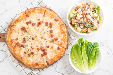 bacon and cheese pizza