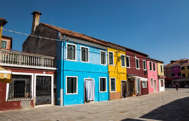     Häuserreihe- Bunte Häuser von Burano