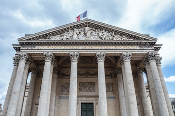 Naklejka premium Le Panthéon - Aux Grands hommes la patrie reconnaissante