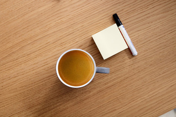 Obraz na płótnie Canvas Kaffeetasse auf dem Schreibtisch