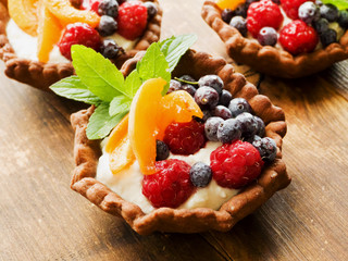 Tartlets with cheese and berries