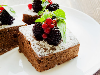 Brownie with berries