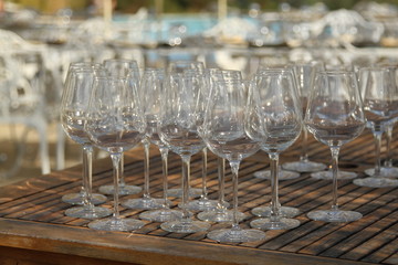 Weingläser leer für Buffet