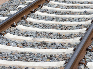Sanierung Bahnstrecke - neue Schienen und Betonschwellen