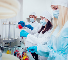 Science technician at work in the laboratory.