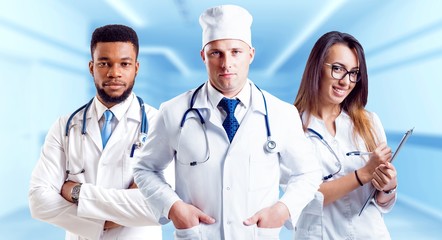 Fototapeta premium Experienced doctors in operating room.