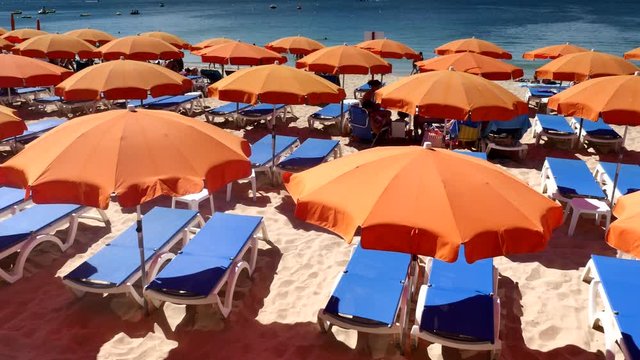 plage sans les touristes