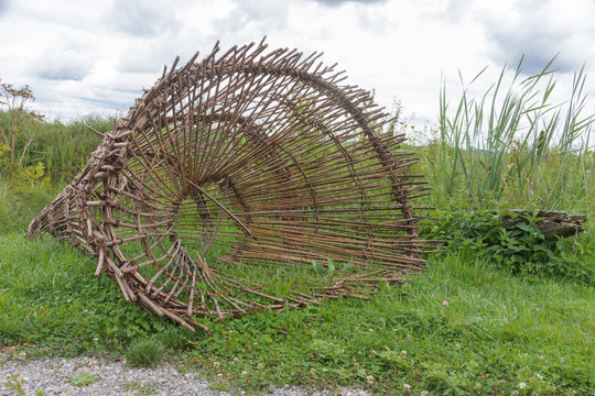 Historische Fischreuse aus der Steinzeit