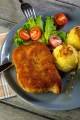 Cutlet cordon bleu.