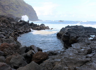 Fototapeta na wymiar Thermal bath in Atlantic Ocean. Ponta da Ferraria, San Miguel azores