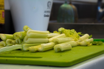 Apio cortado